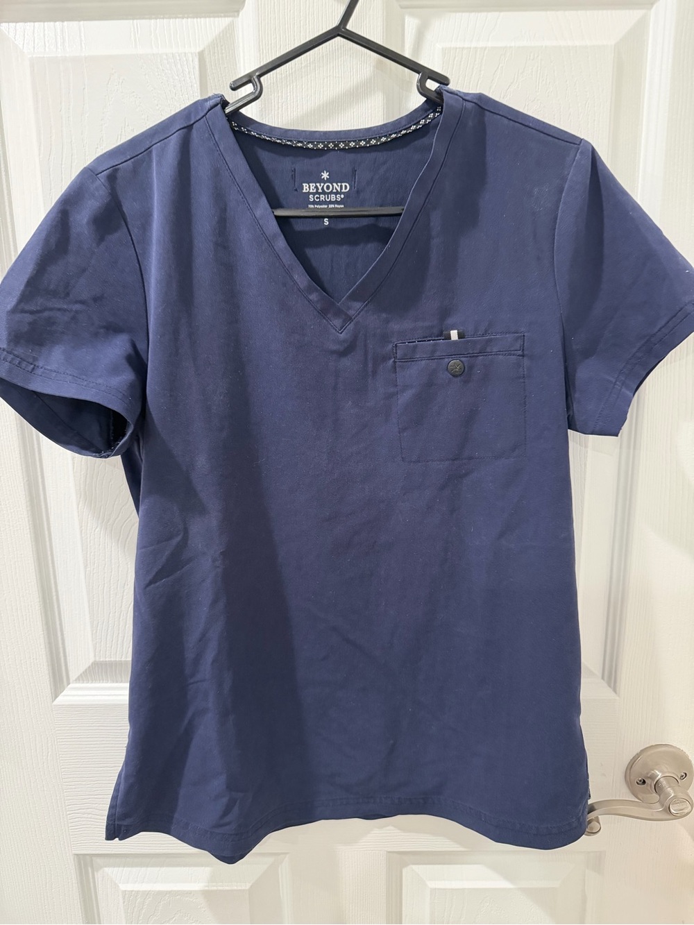 Woman’s Navy V-Neck Scrub Top